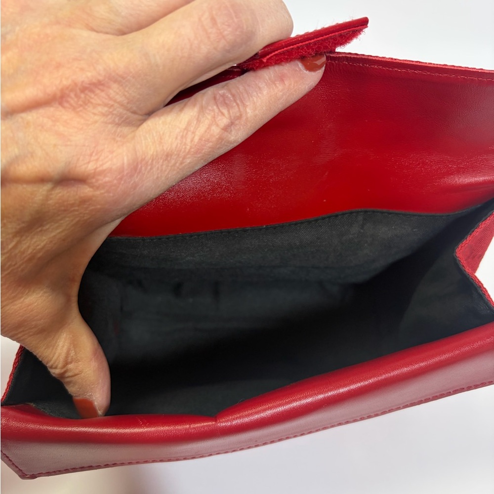 SOLD

Gucci Red Pouch/Clutch - Picture 4 of 10